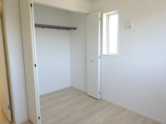 クレイドルガーデン前橋市堀之下町第１　2号棟の収納|２階洋室１収納です