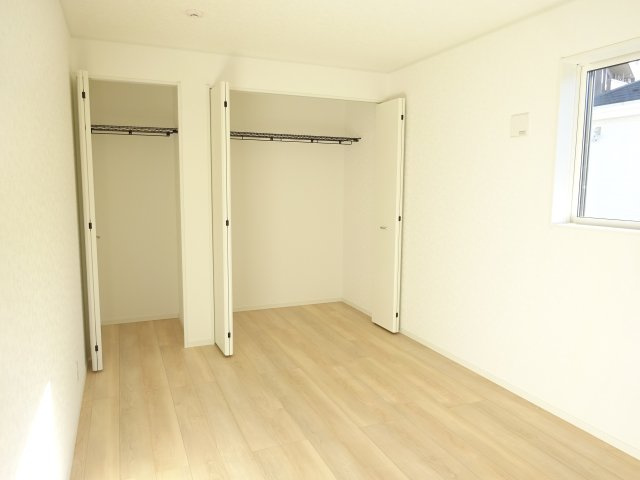 クレイドルガーデン前橋市堀之下町第１　2号棟の収納|２階洋室２収納です