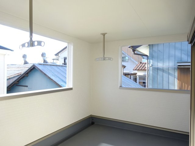 クレイドルガーデン前橋市堀之下町第１　2号棟のバルコニー|お洗濯にも便利なインナーバルコニー付き