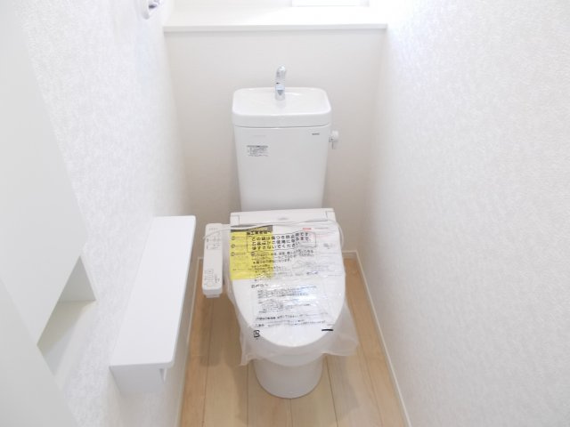クレイドルガーデン前橋市堀之下町第１　2号棟のトイレ|2階トイレです。清潔感のある白を基調としています。