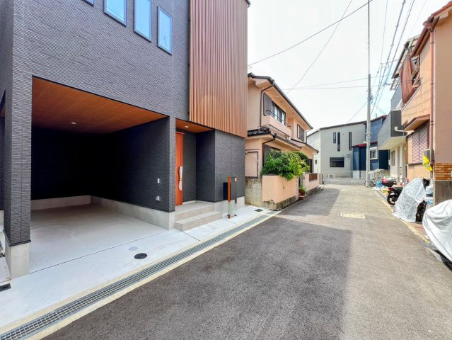春日町4丁目の前面道路含む現地写真|前面道路
