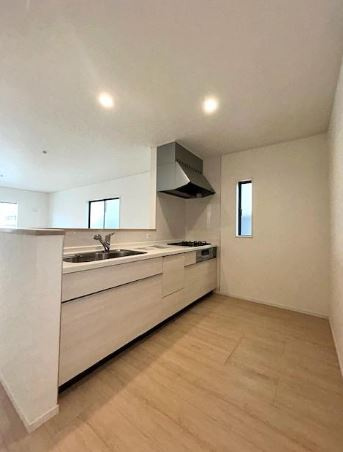 【新築】鶴ヶ島市中新田第6 全1棟のキッチン|対面式のシステムキッチンです