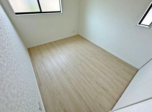 【新築】鶴ヶ島市中新田第6 全1棟の洋室|2F南西 5.7帖洋室です