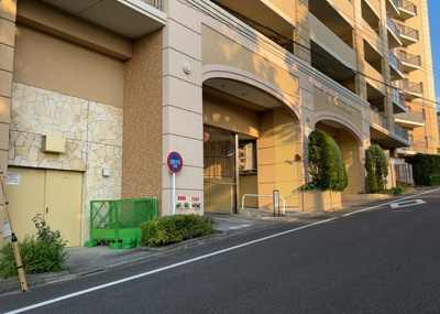 【外観】 | グランシティワンダーマークス | マンションの外観は非常に重要なポイントです！外観の善し悪しは資産価値に大きな影響を与えます。外観のいいマンションを購入することで、高値で売却がしやすく、買い手が見つかりやすいというメリットがあります。