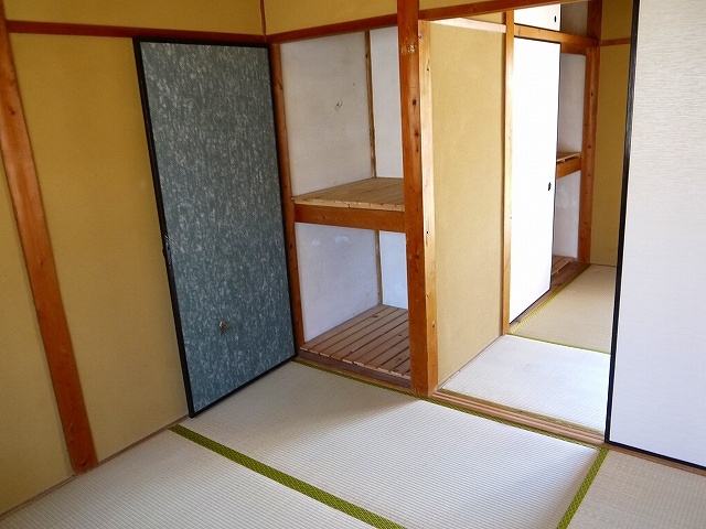 中田正宏貸家の和室|明るい和室です