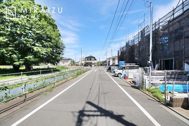 【前面道路含む現地写真】 | 日当たりの良いお家は嬉しいですよね。それぞれ価値観が分かれる箇所です、実際に内覧して日当たりの心地よさをご体感下さいね♪