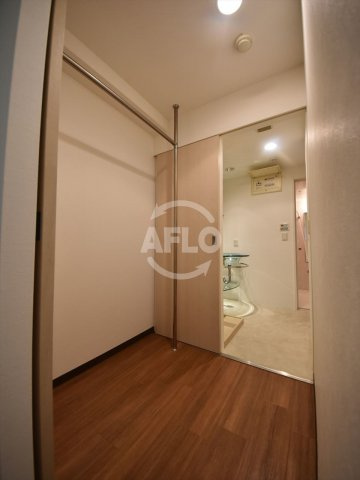 アーバンフラッツ瓦町の収納|アーバンフラッツ瓦町　ウォークスルークローゼット