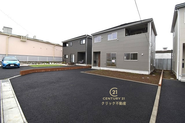 Cradlegarden　 水戸市平須町　第8　1の駐車場|駐車場は十分なスペース。ご家族それぞれが車をご所有の場合や、来客の際も安心です。
内覧可能です。ご予約はHPから、またお電話でもお気軽にどうぞ。