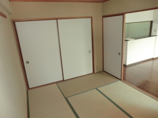 エスポワール園田の和室