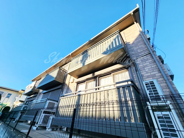 藤沢市本藤沢１丁目のアパートの外観
