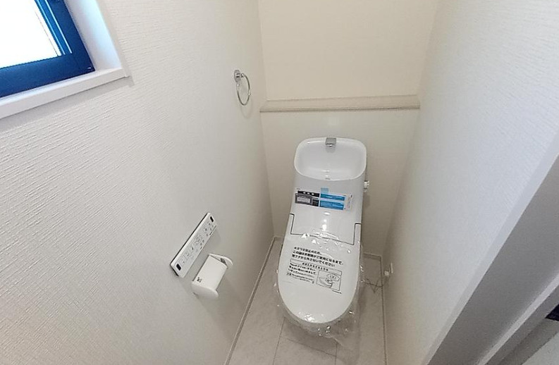 厚木市妻田西　中古戸建のトイレ
