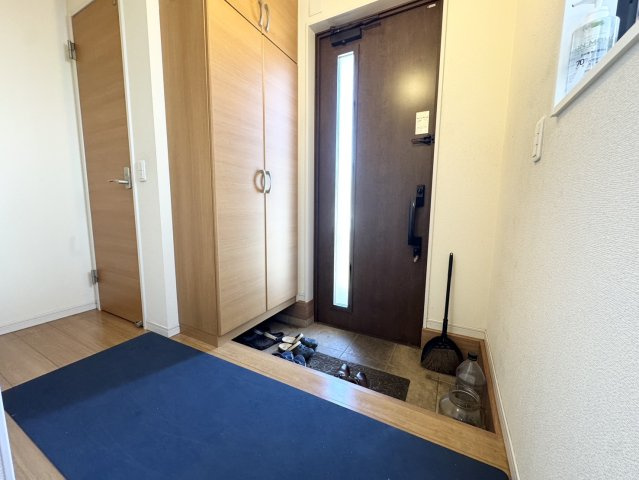 真岡市エリア♪大型LDKの綺麗な戸建♪の玄関|落ち着いた玄関です