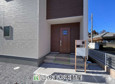 【玄関】 | 古河中田第4　 | 同社施工物件写真。※建具やフローリング、その他仕様が異なる場合がございます。