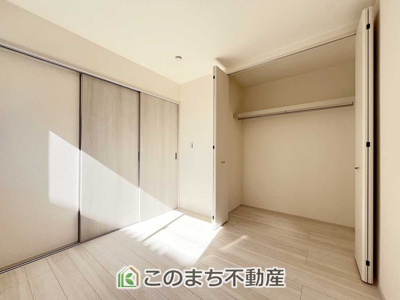 【洋室】 | 古河中田第4　 | 同社施工物件写真。※建具やフローリング、その他仕様が異なる場合がございます。