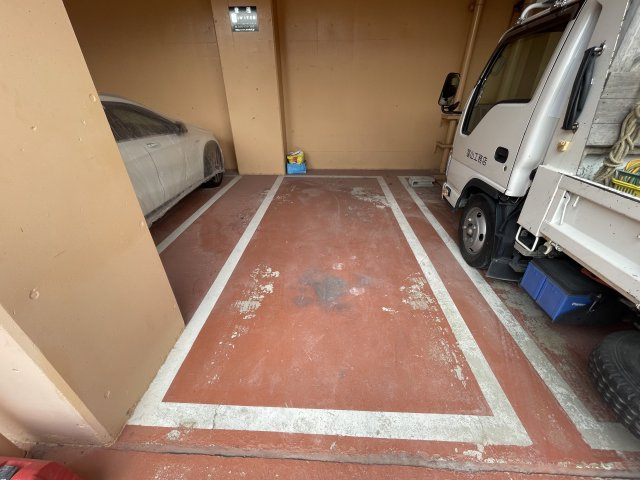 ラムール星陵台の駐車場