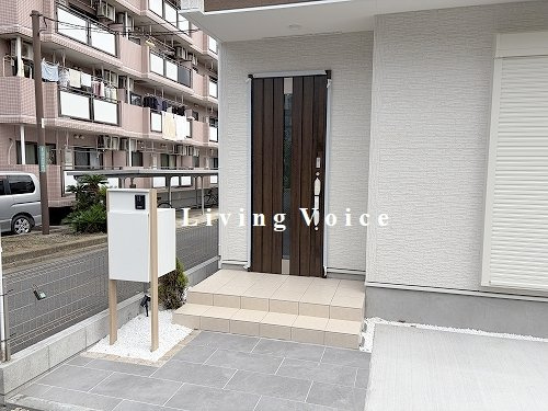 【仲介手数料０円】座間市ひばりが丘14期　新築一戸建ての玄関|座間市ひばりが丘14期　新築一戸建て