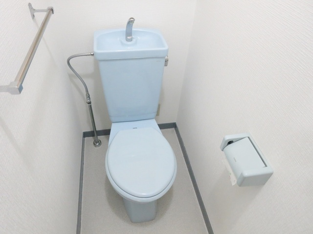 プラチナＫＯＤＡヒルズのトイレ|爽やかブルーの落ち着くトイレです。