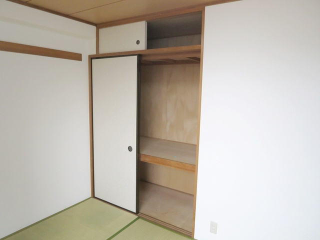 プラチナＫＯＤＡヒルズの収納|天袋付きの押し入れです。