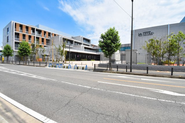 入間郡三芳町大字上富の売地のその他|◇三芳町の新拠点『ルミナみよし』が誕生◇
図書館を中心に児童館、出張所、子育て支援センター、地域交流センター等を備えた未来創造拠点「ルミナみよし」が令和8年9月に開館しました。