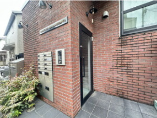 ＦＡＣＴＯＲＹ　ＮＡＫＡＭＥＧＵＲＯのエントランス