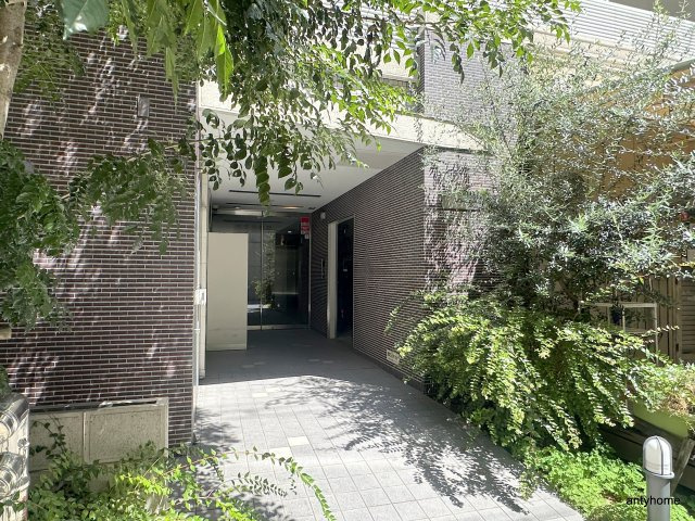 ALIVIO新町　仲介手数料無料のエントランス