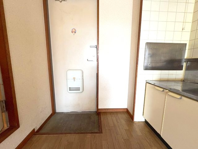 光ハイツ・杉本の玄関