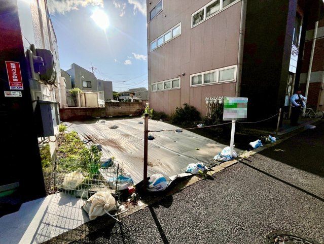 杉並区南荻窪1丁目　建築条件無し売地の外観|2026.05.11撮影

現地ご見学希望・資料請求などお気軽にお問い合わせ下さい！
03-5990-5201