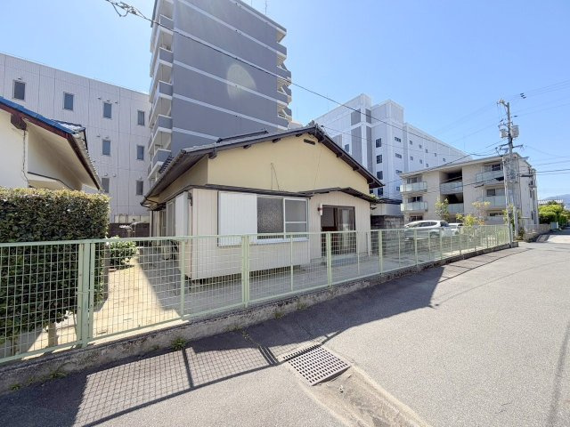 広島市佐伯区五日市駅前１丁目の一戸建て