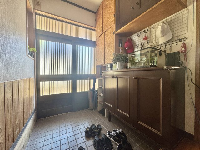 結城市結城中古戸建の玄関