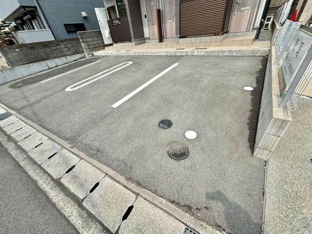 パレ　シェーヌ　デ　クール　Ⅶの駐車場