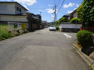 【前面道路含む現地写真】 | 川西市緑台4丁目2の6　建築条件無土地