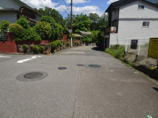 【前面道路含む現地写真】 | 川西市緑台4丁目2の6　建築条件無土地