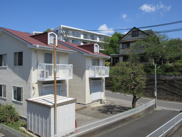 メゾン滝之上のバルコニー