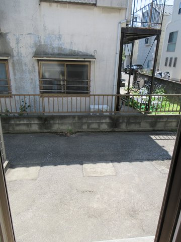 メゾン滝之上の庭