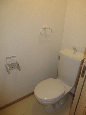 メゾン滝之上のトイレ