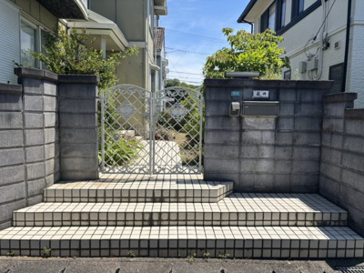 【玄関】 | 西際波台三丁目中古住宅