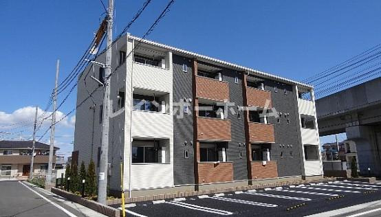 三郷市中央３丁目のアパート