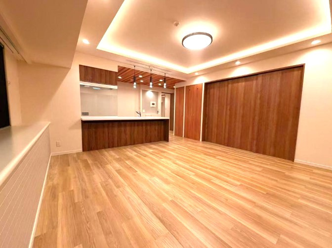 レクセルマンション北千住の居間・リビング|ドキドキの新生活も、安心してスタート。ぴったりの住まいを見つけませんか？クランディアが一緒に住まい選びをサポートします‼　まずは、お気軽にお問合せください　＃クランディア
