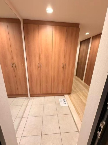 レクセルマンション北千住の玄関|ドキドキの新生活も、安心してスタート。ぴったりの住まいを見つけませんか？クランディアが一緒に住まい選びをサポートします‼　まずは、お気軽にお問合せください　＃クランディア