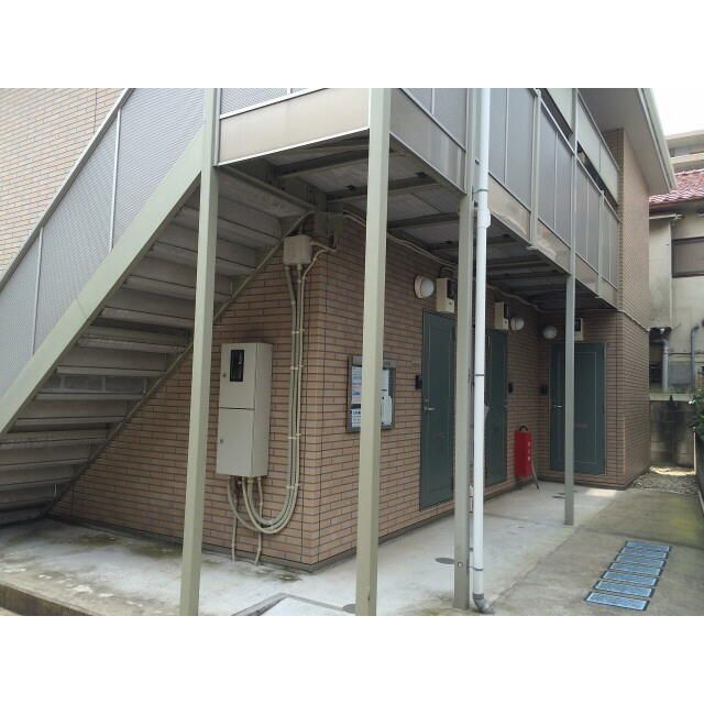 アムール 芭蕉館のエントランス
