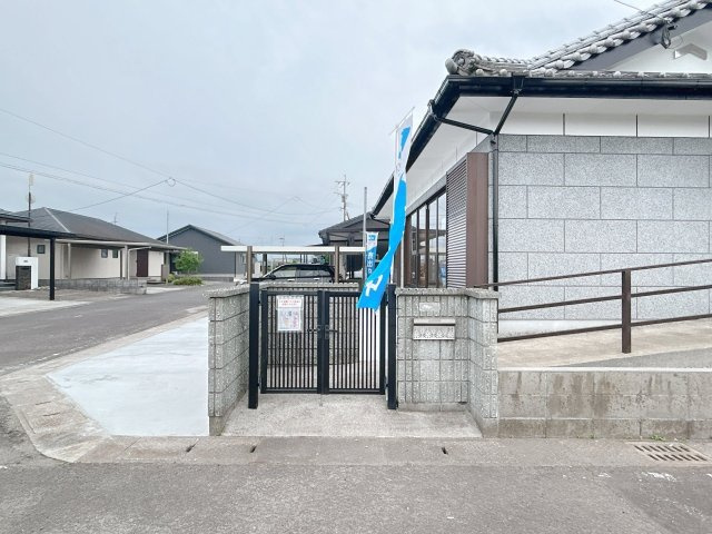 曽於市末吉町上町３丁目の中古一戸建のその他|玄関アプローチ