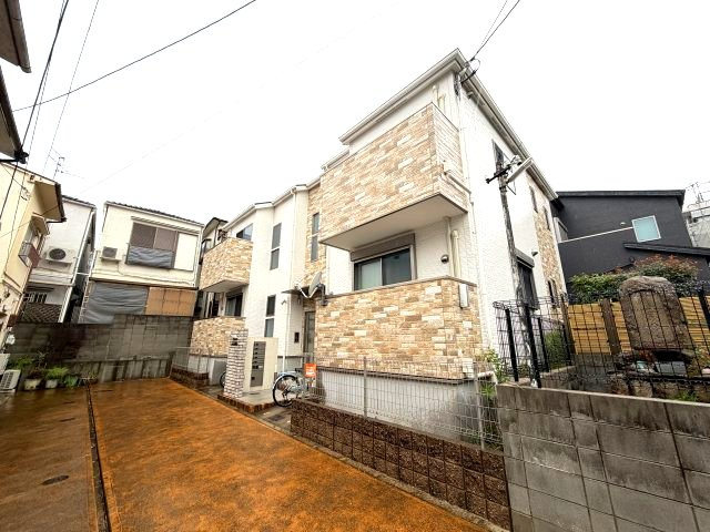 アリシア畑原通の外観