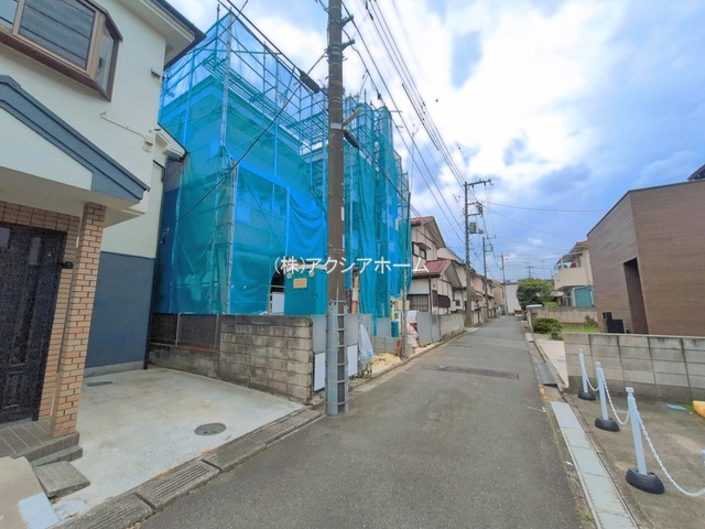 所沢市けやき台1丁目・全2棟　新築一戸建　2号棟　～3階建～の前面道路含む現地写真|現地写真（2026年8月21日撮影）