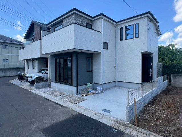 【外観】 | 練馬区南大泉４丁目　新築戸建て | 落ち着きと品格を感じる、存在感ある美しい佇まいの住まいです