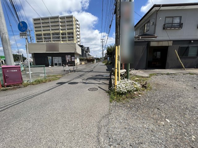 牛久町　6号沿い　店舗・事務所の外観|前面道路含む現地写真