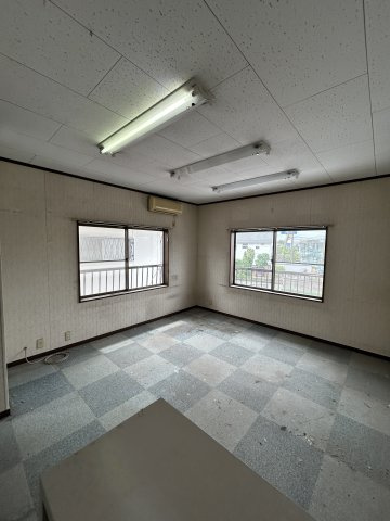 牛久町　6号沿い　店舗・事務所の内装|2階内装