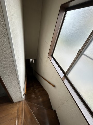 牛久町　6号沿い　店舗・事務所の内装|階段