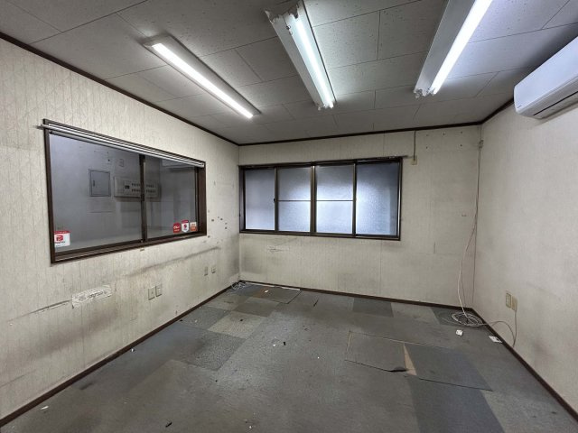 牛久町　6号沿い　店舗・事務所の内装|内装