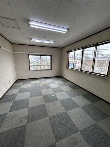 牛久町　6号沿い　店舗・事務所の内装|2階内装
