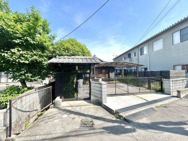 【中古戸建】高崎市三ツ寺町の外観|■外観｜土日のご見学はもちろん、平日・夜間のご案内も大歓迎です♪「今から見たい」や「仕事終わりに見たい」にもご対応できますのでお気軽にお問い合わせください♪
